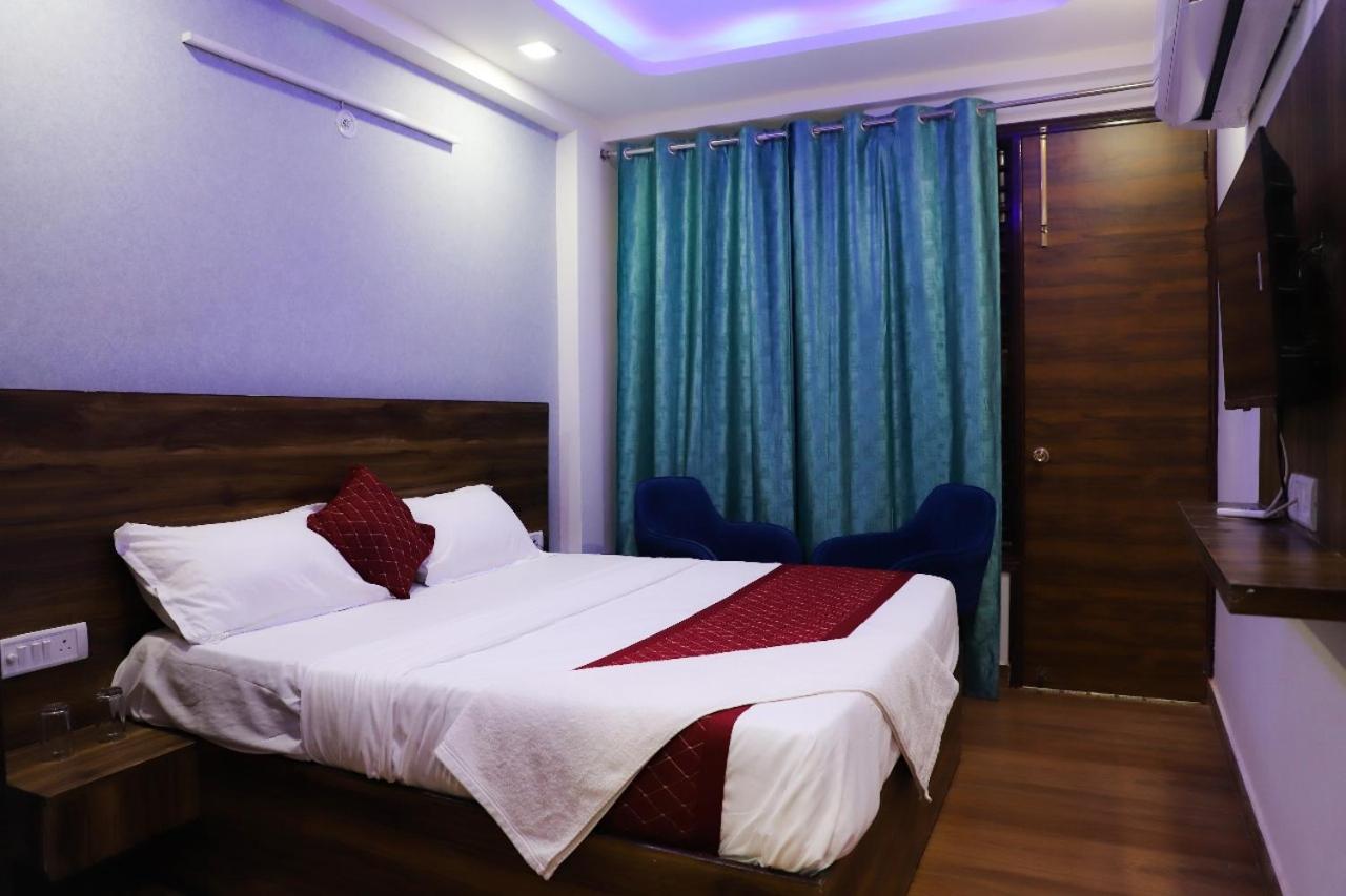 Surya International Bed & Breakfast New Delhi Exterior photo