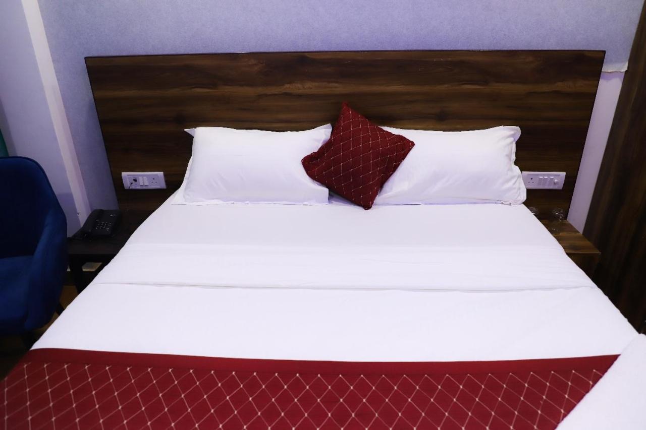 Surya International Bed & Breakfast New Delhi Exterior photo