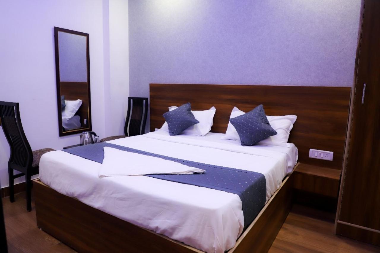 Surya International Bed & Breakfast New Delhi Exterior photo